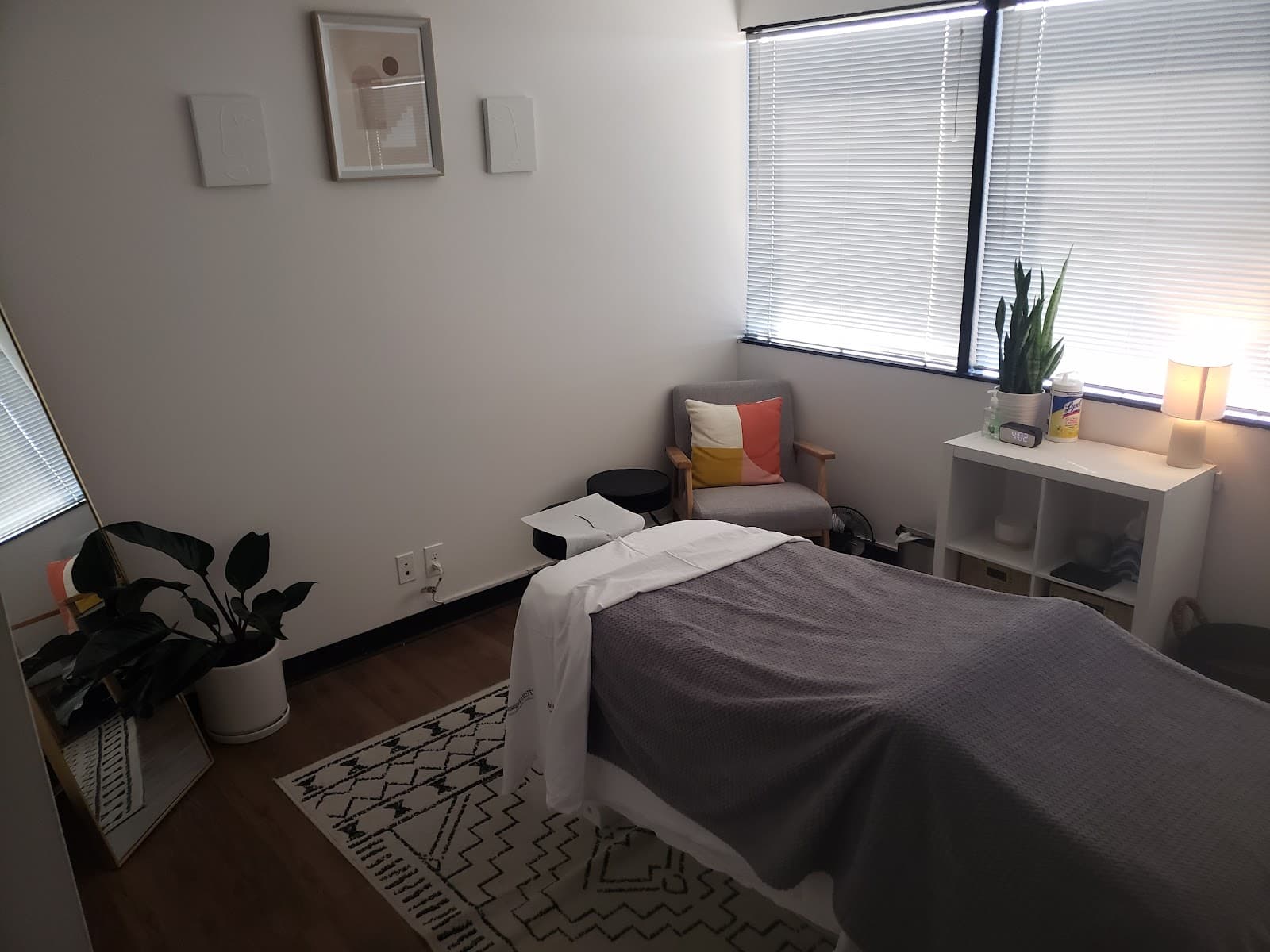 Hernandez Chiropractic & Wellness in Long Beach, CA Hernandez Chiropractic & Wellness